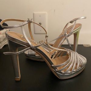 BADGLEY MISHKA NEW ANGELICA METALLIC T-STRAP SANDAL